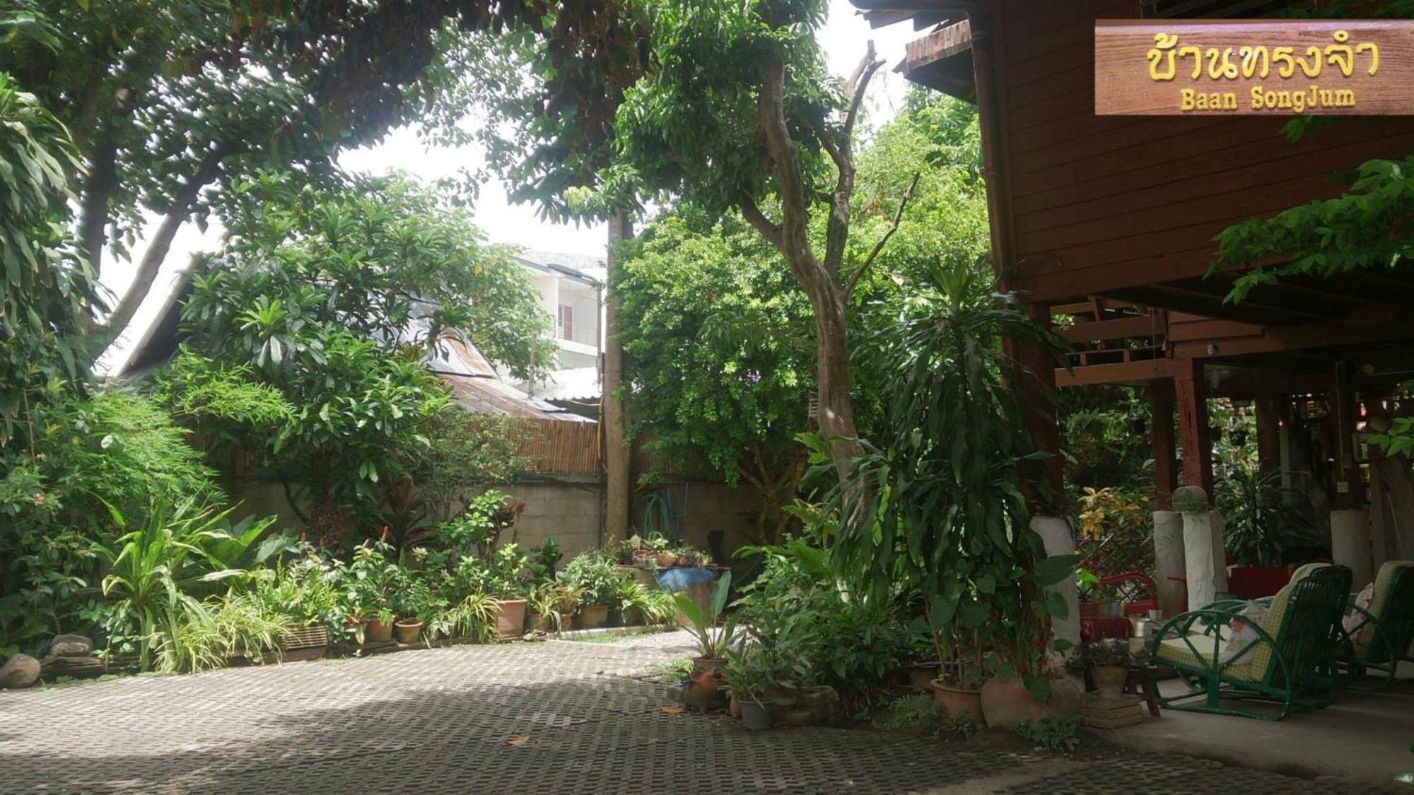 Baan Songjum Hotel Chiang Mai Luaran gambar